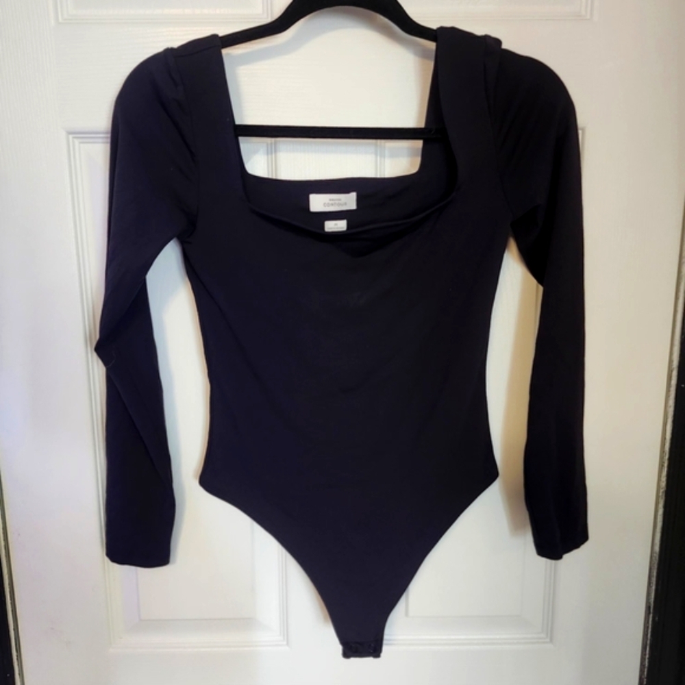 Babaton Contour Black Top